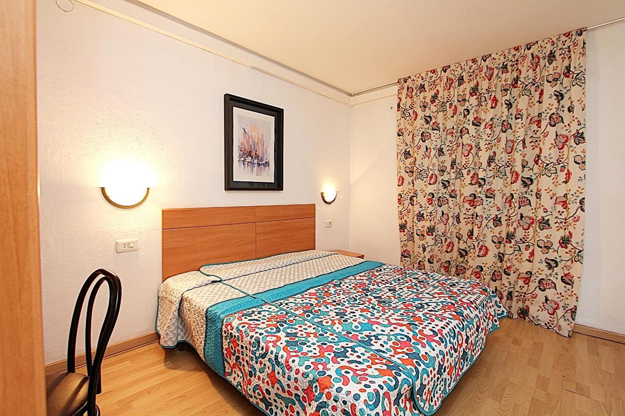 Apartaments Nàutic Lloret de Mar Quarto foto